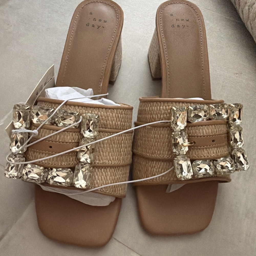 A New Day Kathleen Beige Crystal Buckle Block Heel Sandals Womens 8